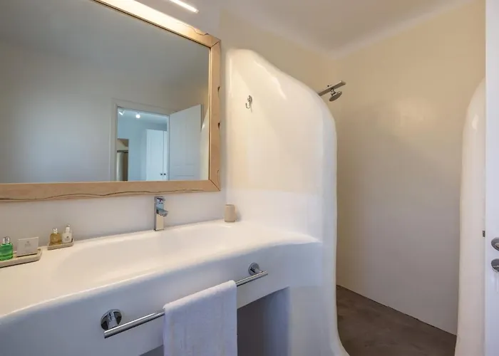 Spectacular 14 Bedrooms Vibhu Private Jacuzzis